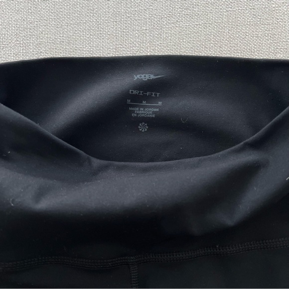 NIKE Yoga Women's High-Waisted 7/8 Leggings - Picture 10 of 10